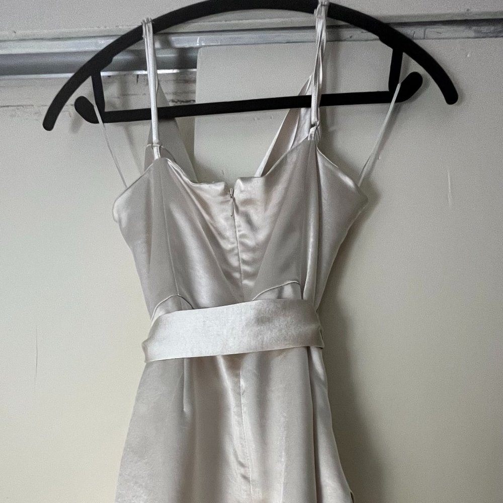 Short Ivory Dress - Picture 5 of 9